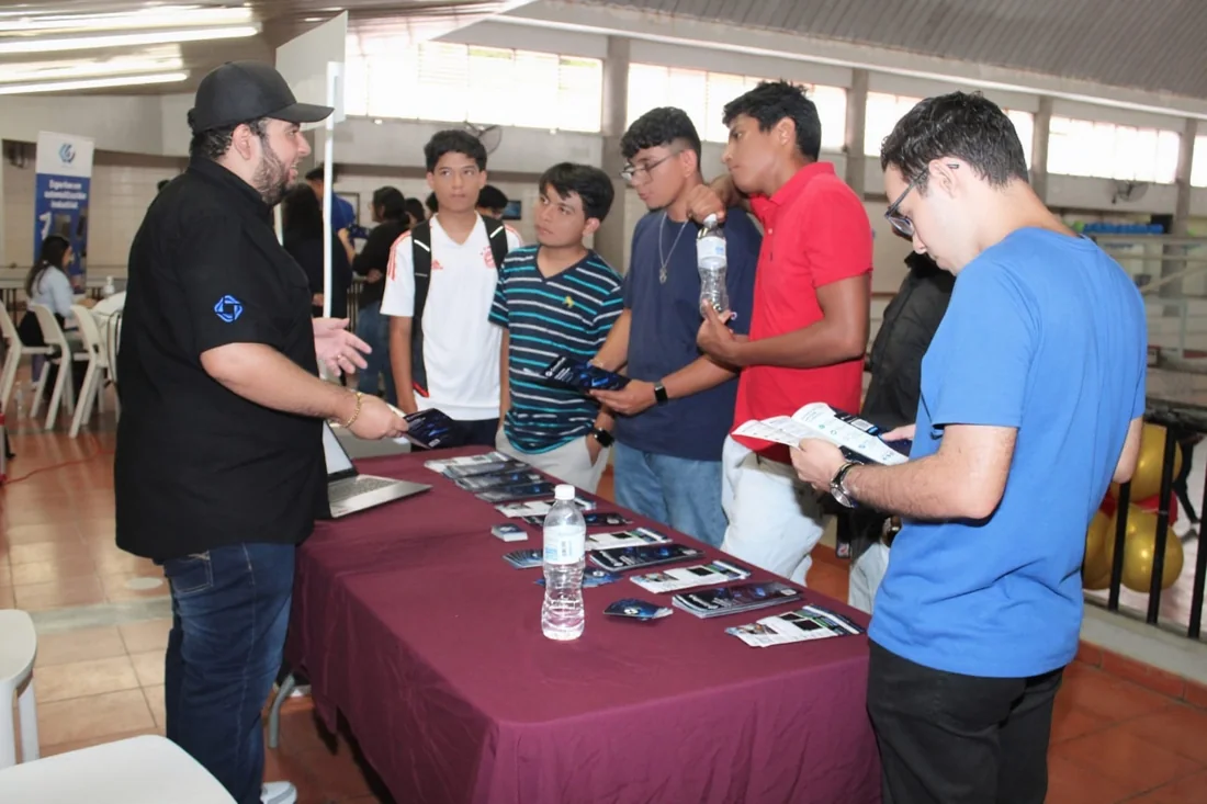 Stand de ConsolTech durante el evento presencial